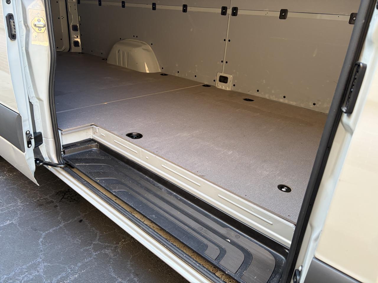 Mercedes-Benz Sprinter Van 2500 High Roof I4 Diesel HO 170" RWD 2024