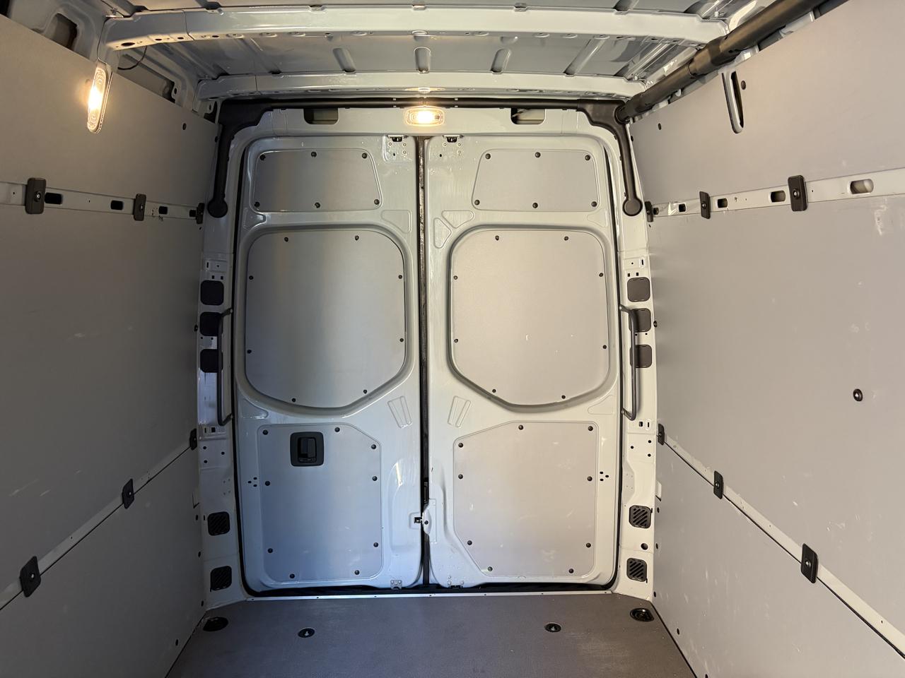 Mercedes-Benz Sprinter Van 2500 High Roof I4 Diesel HO 170" RWD 2024
