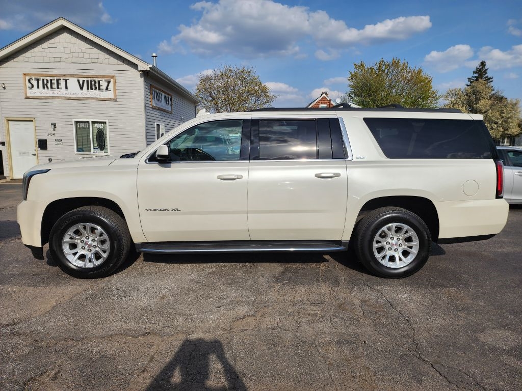 GMC Yukon XL SLT 1/2 Ton 4WD 2015 GMC Yukon XL SLT 1/2 Ton 4WD 2015