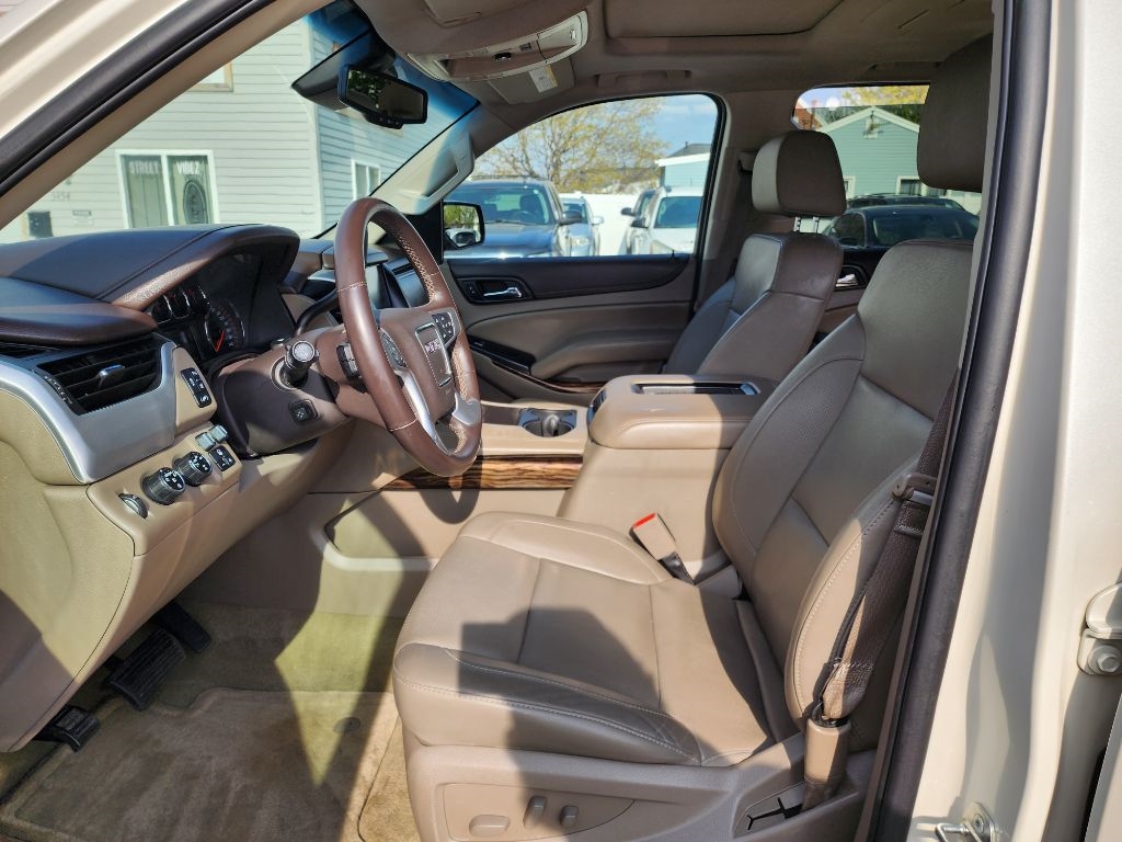 GMC Yukon XL SLT 1/2 Ton 4WD 2015 GMC Yukon XL SLT 1/2 Ton 4WD 2015