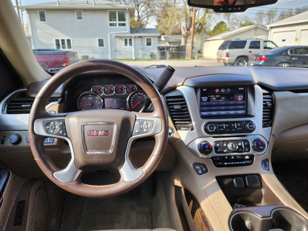 GMC Yukon XL SLT 1/2 Ton 4WD 2015 GMC Yukon XL SLT 1/2 Ton 4WD 2015