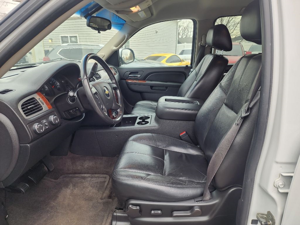 Chevrolet Suburban LT 1500 4WD 2010 Chevrolet Suburban LT 1500 4WD 2010