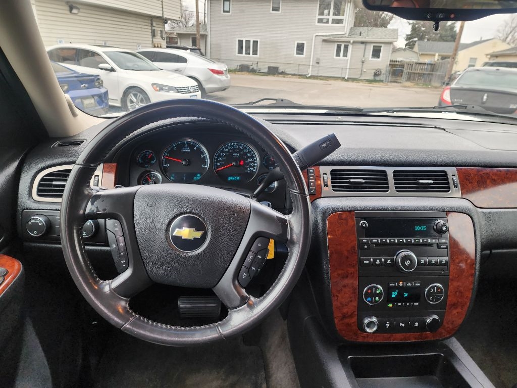 Chevrolet Suburban LT 1500 4WD 2010 Chevrolet Suburban LT 1500 4WD 2010