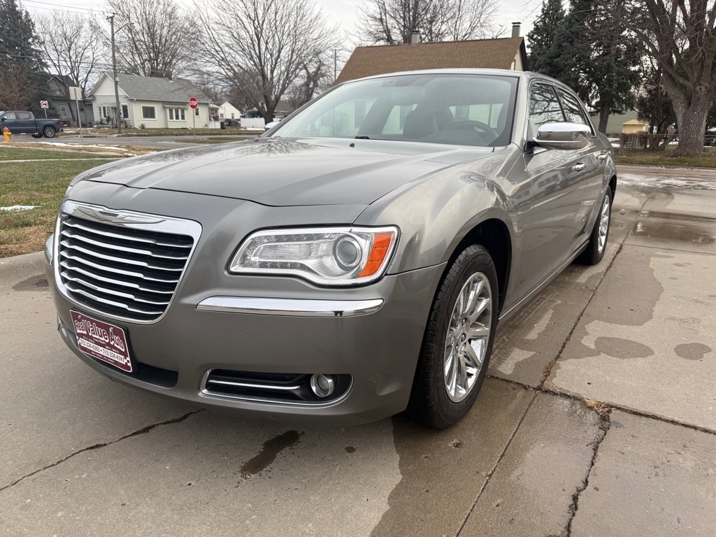 2012 Chrysler 300 Limited's photo