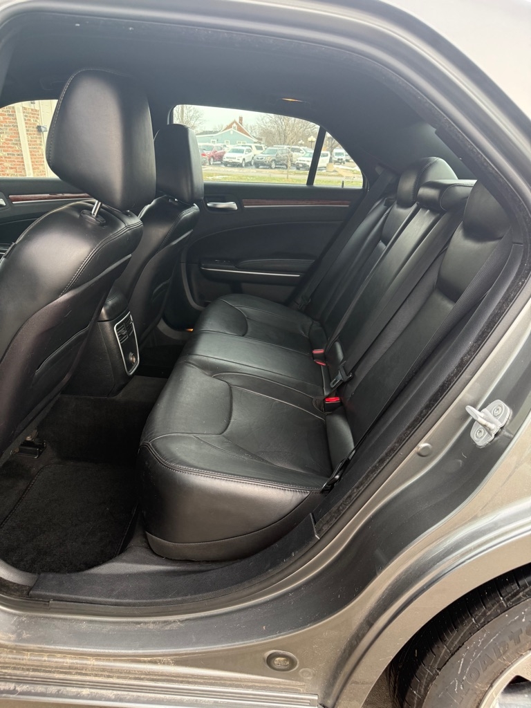 Chrysler 300 Limited RWD 2012