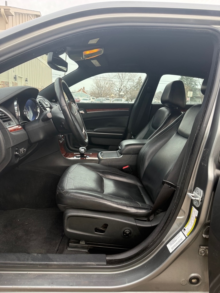 Chrysler 300 Limited RWD 2012