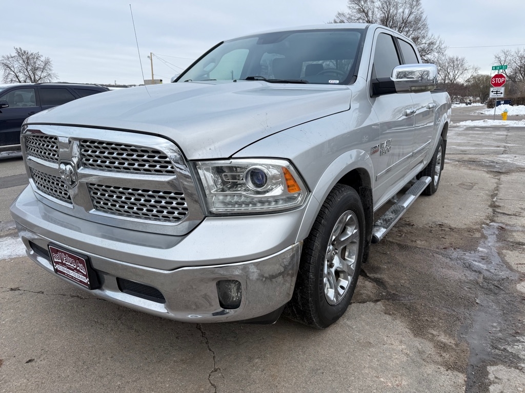 2016 RAM 1500 Laramie Crew Cab SWB 4WD