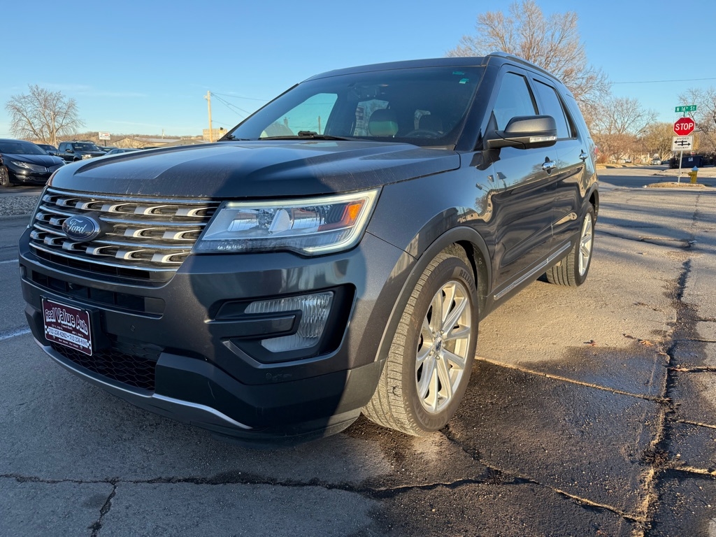 2016 Ford Explorer Limited's photo