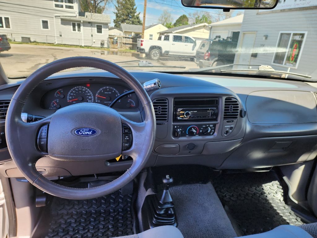 Ford F-150 XL SuperCab 4WD 2003