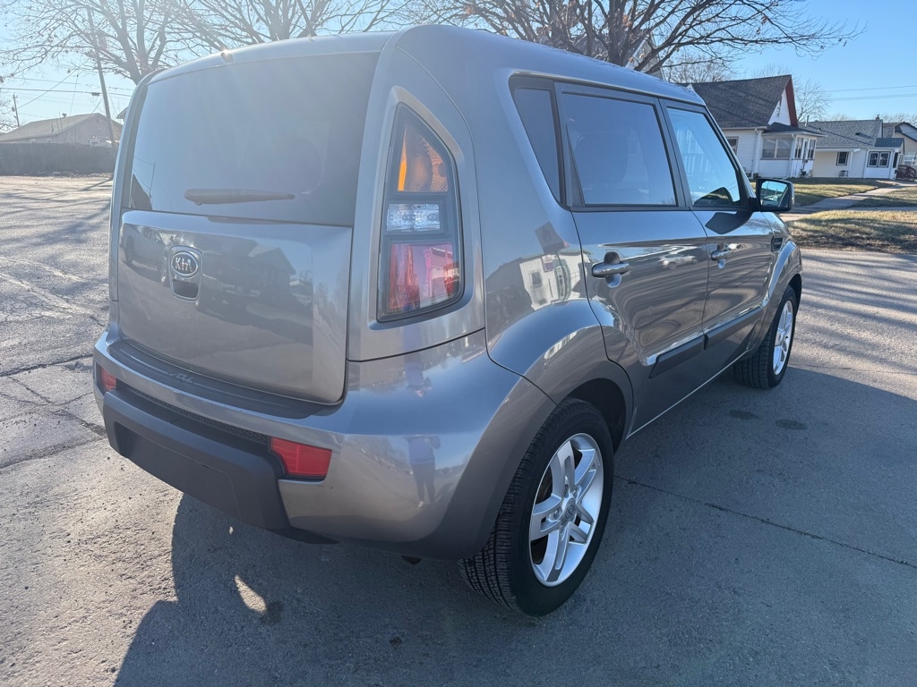 Kia Soul + 2011