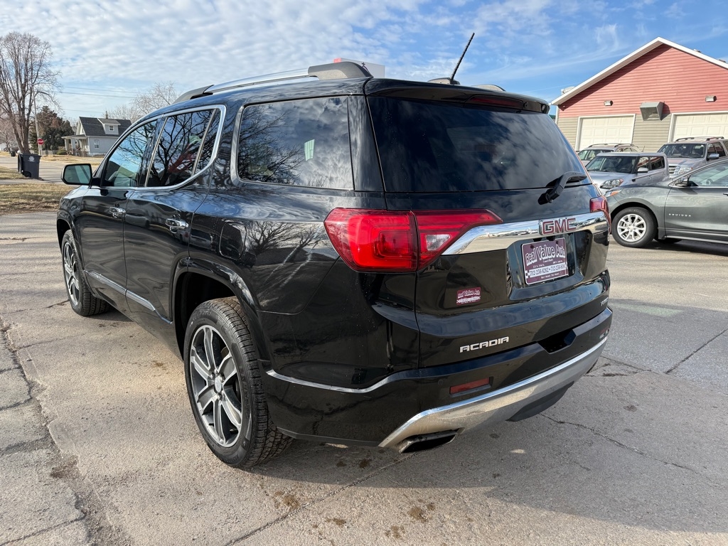 GMC Acadia Denali AWD 2017