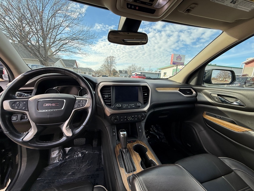 GMC Acadia Denali AWD 2017