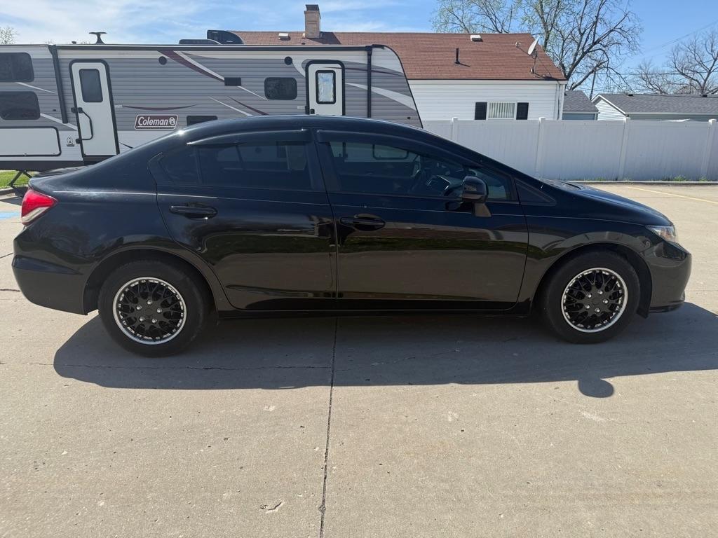 Honda Civic LX Sedan 5-Speed AT 2013