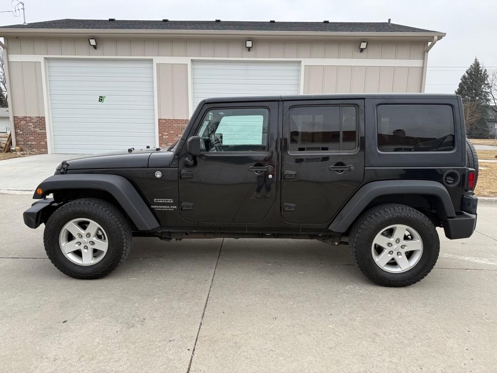 Jeep Wrangler Unlimited Sport 4WD 2017