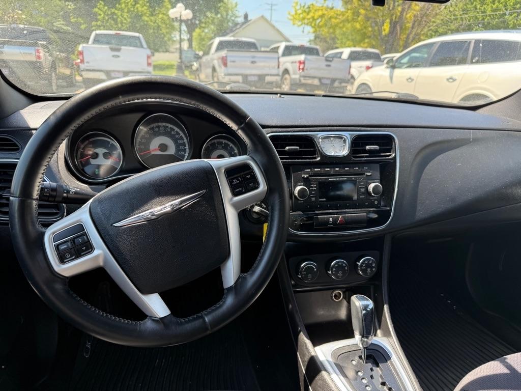 Chrysler 200 Touring 2013