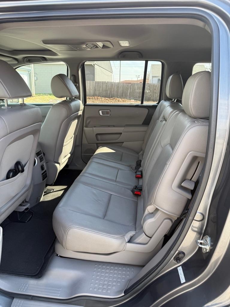 Honda Pilot EX-L 4WD 5-Spd AT with DVD 2012