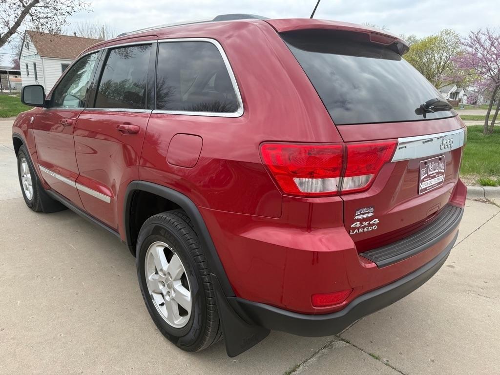 Jeep Grand Cherokee Laredo 4WD 2011