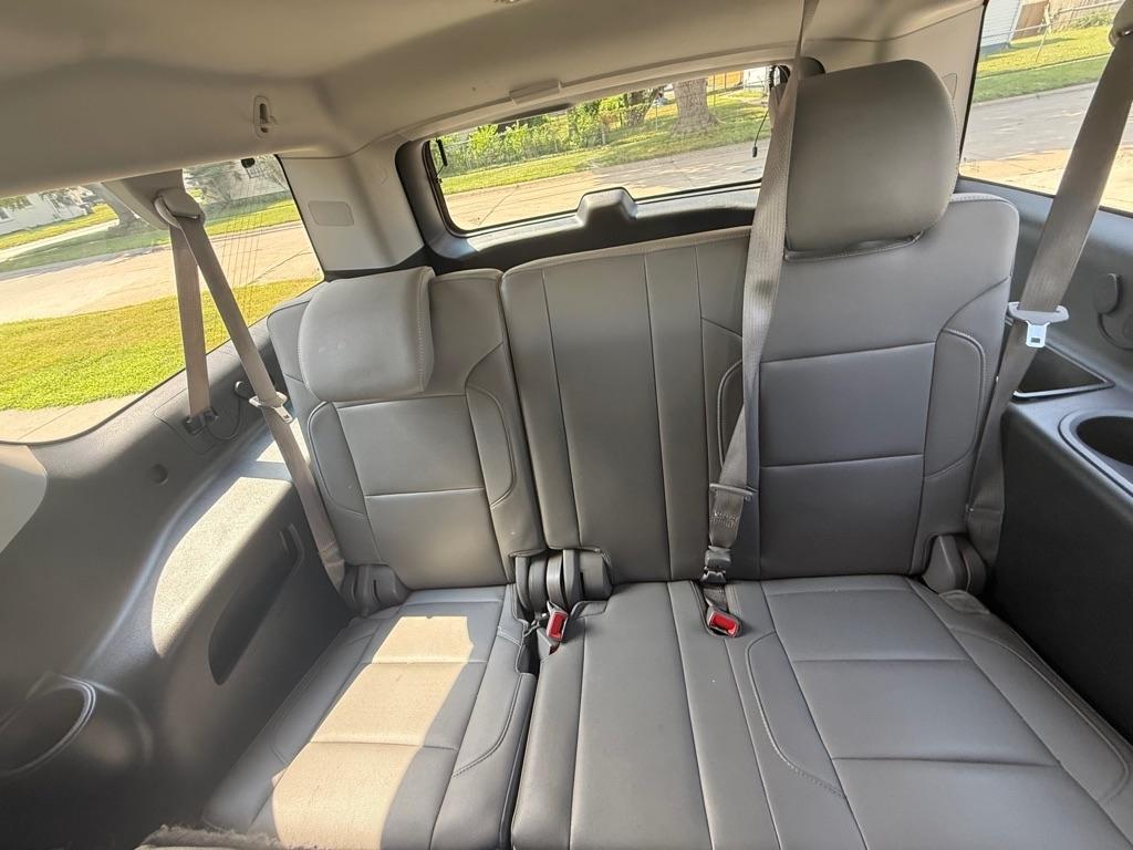 Chevrolet Suburban LT 1500 4WD 2015