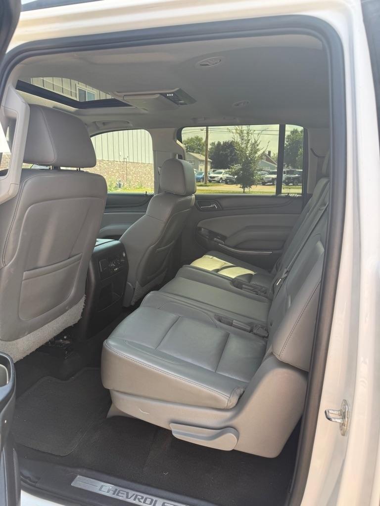 Chevrolet Suburban LT 1500 4WD 2015