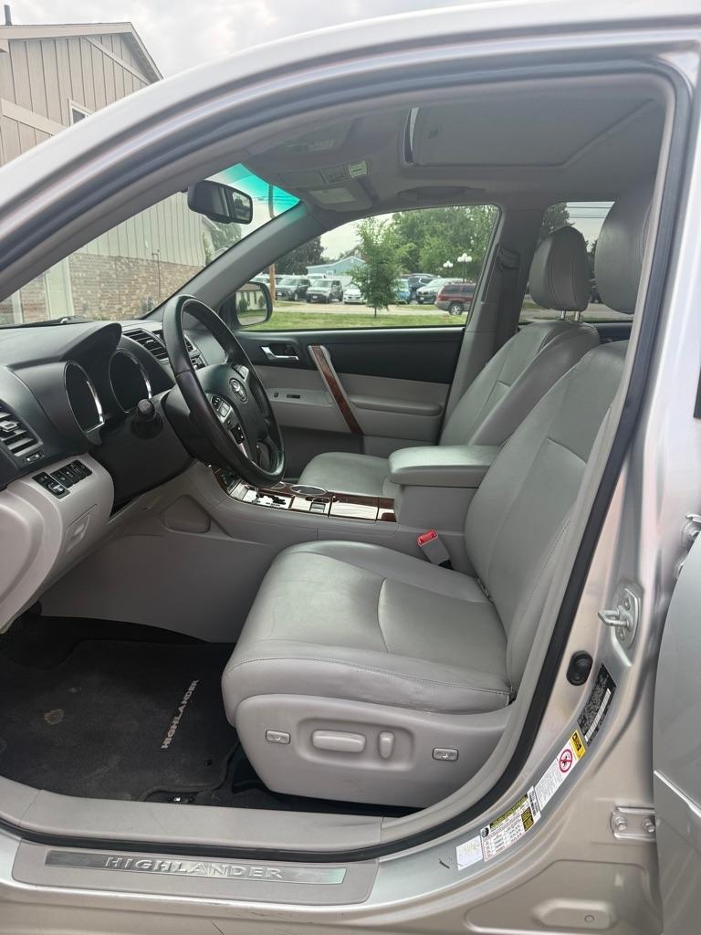 Toyota Highlander Limited 4WD 2013