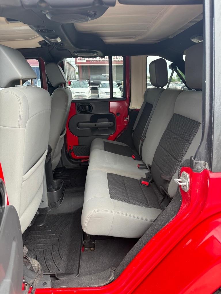 Jeep Wrangler Unlimited Sahara 4WD 2010