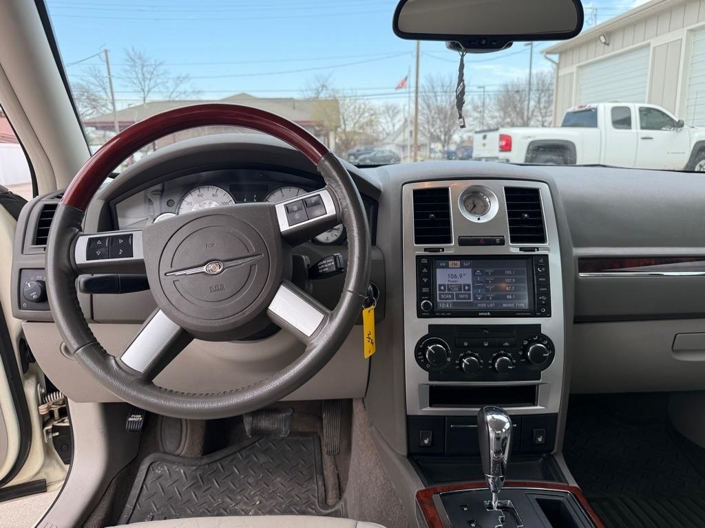 Chrysler 300 Limited RWD 2010