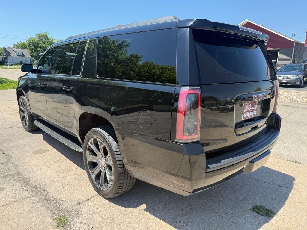 GMC Yukon XL SLT 1/2 Ton 4WD 2015