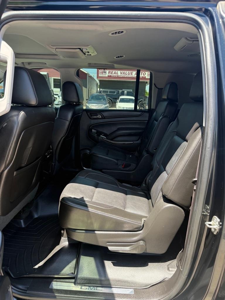 GMC Yukon XL SLT 1/2 Ton 4WD 2015