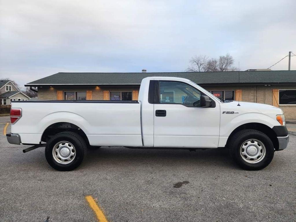 Ford F-150 XLT 8-ft. Bed 2WD 2012