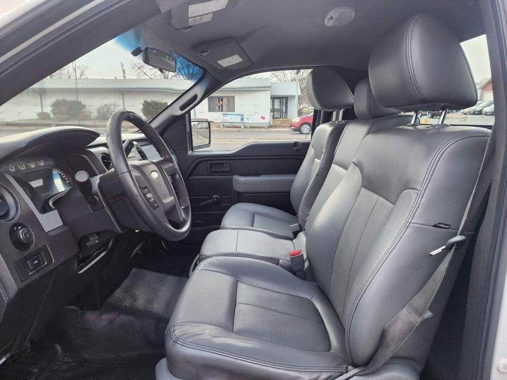Ford F-150 XLT 8-ft. Bed 2WD 2012