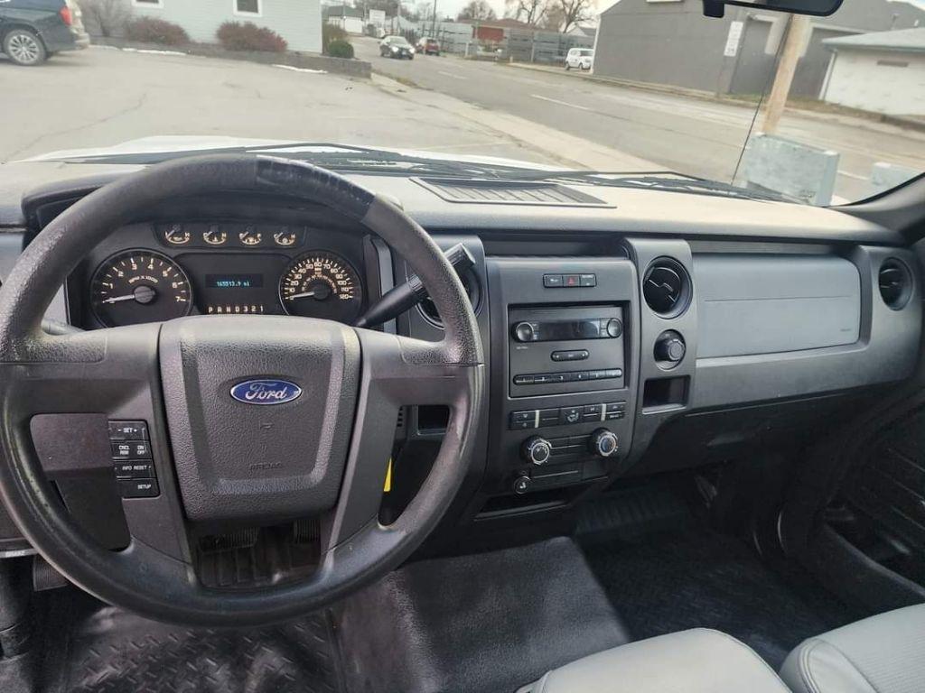 Ford F-150 XLT 8-ft. Bed 2WD 2012