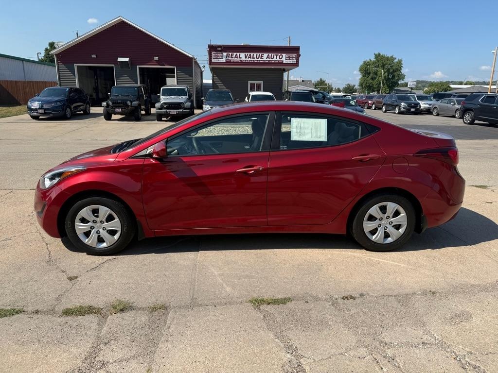 Hyundai Elantra SE 6AT 2016