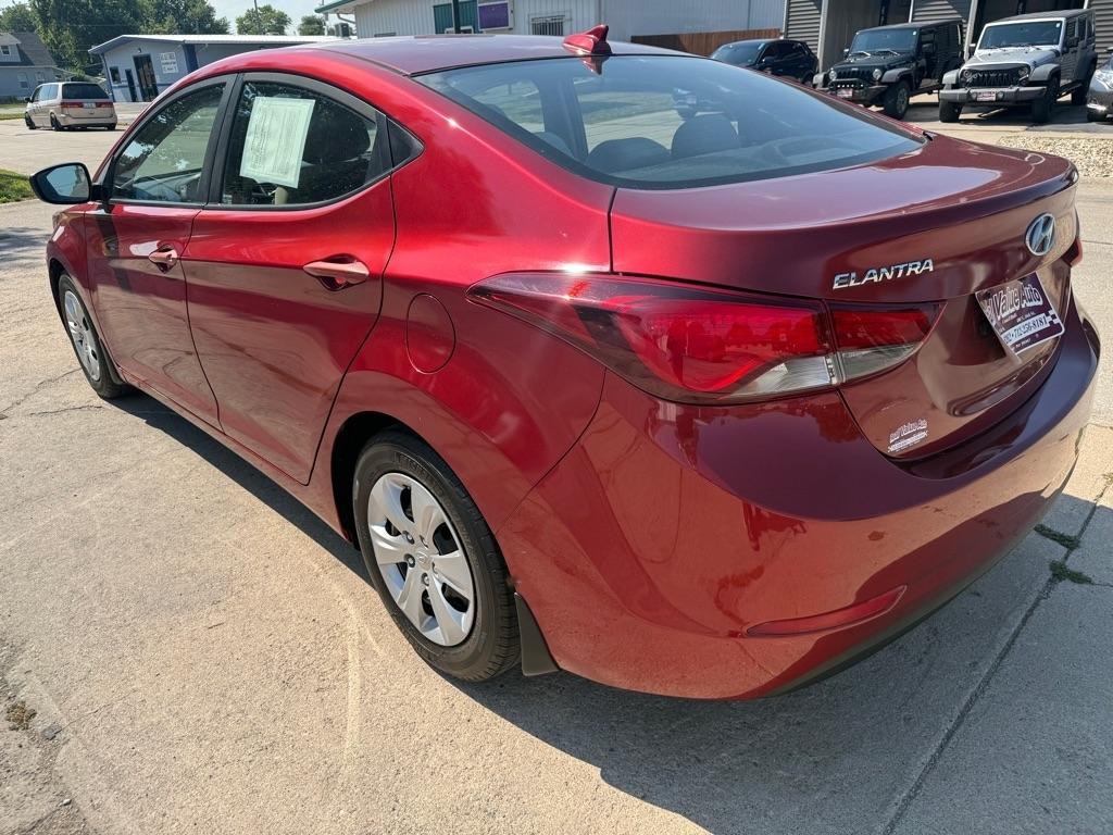 Hyundai Elantra SE 6AT 2016