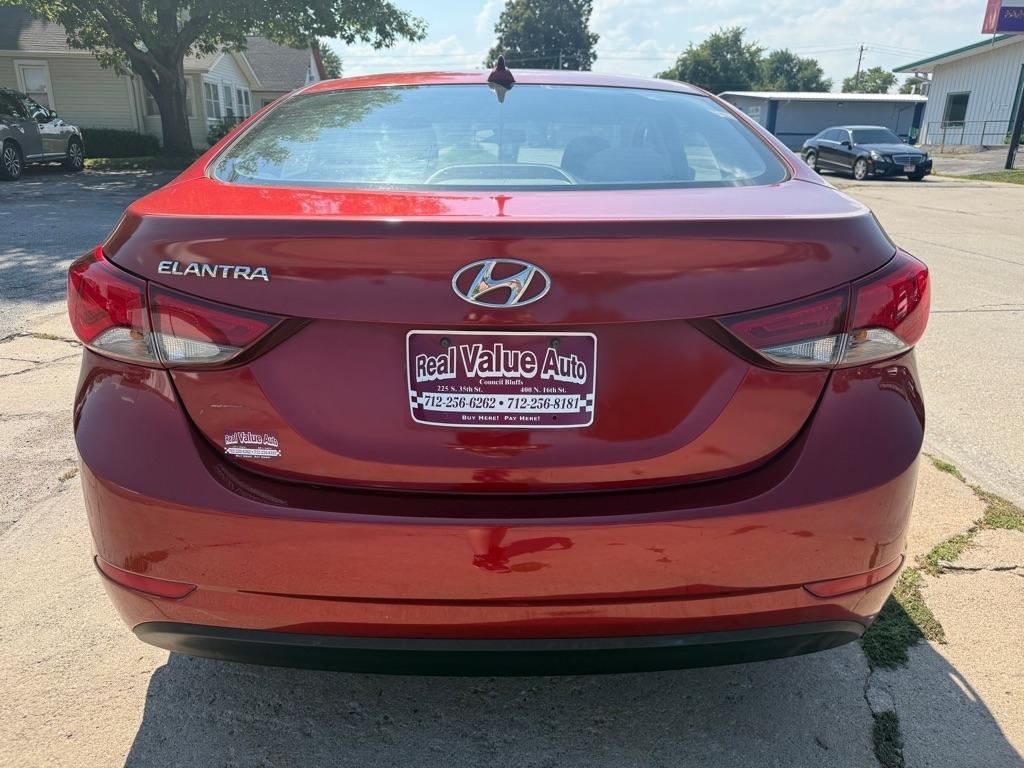 Hyundai Elantra SE 6AT 2016