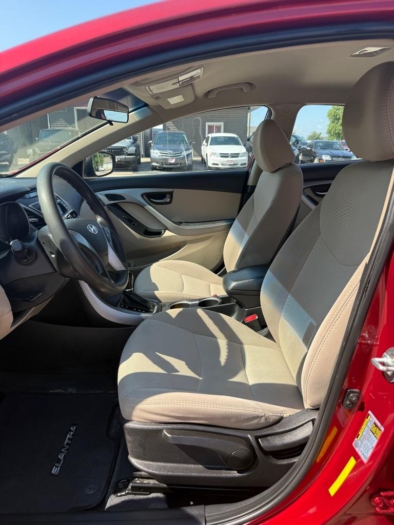 Hyundai Elantra SE 6AT 2016