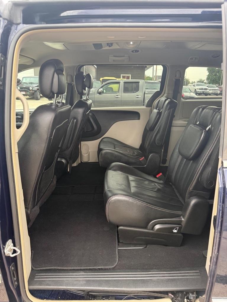 Chrysler Town & Country Touring 2014