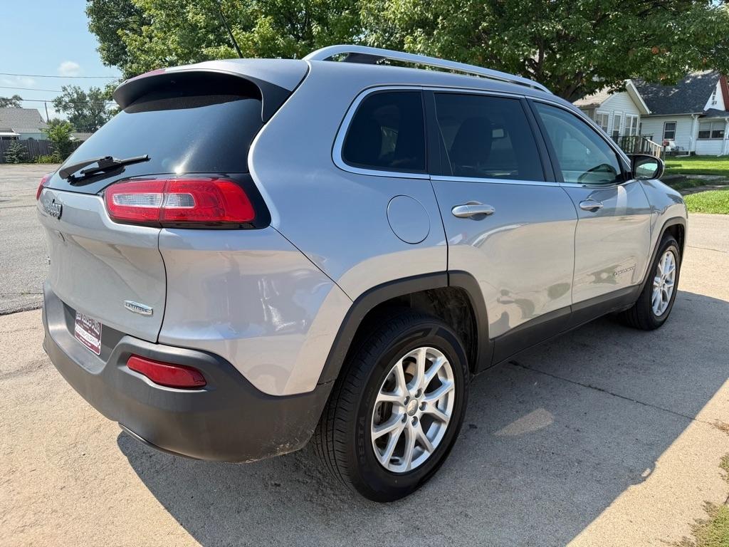 Jeep Cherokee Latitude 4WD 2016
