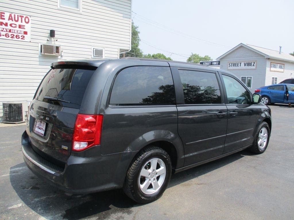 Dodge Grand Caravan SXT 2012