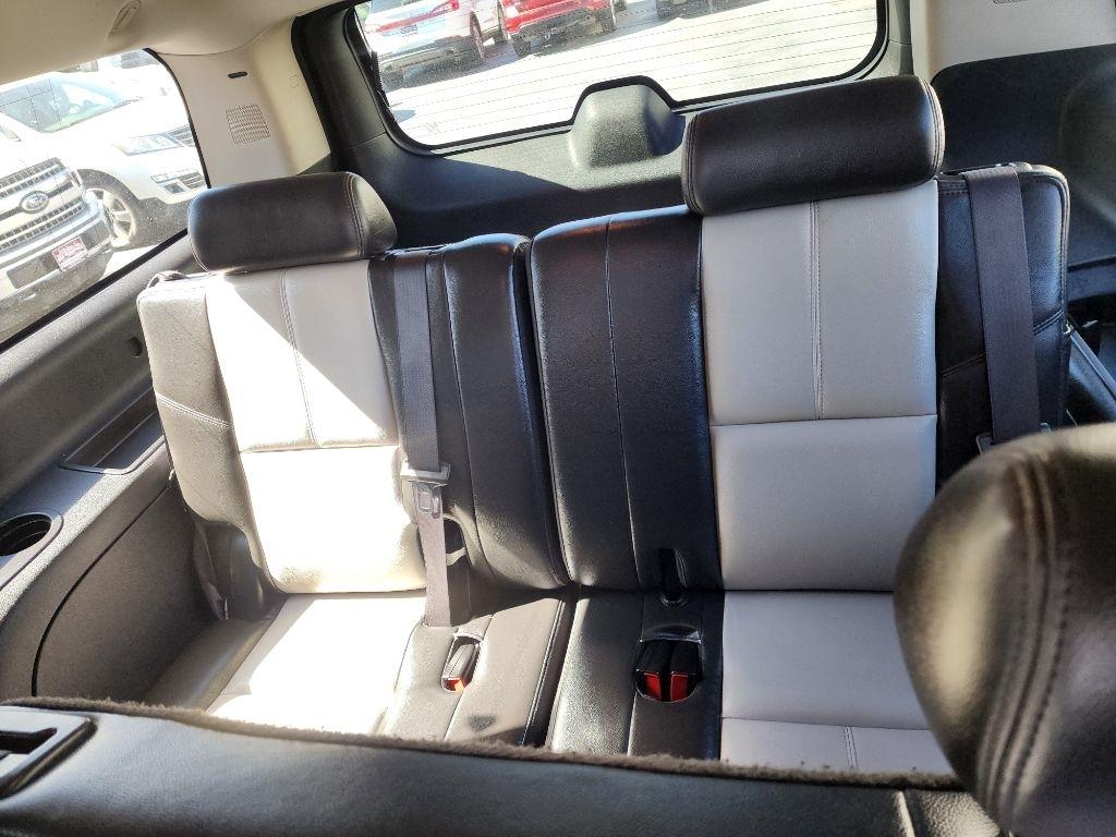Chevrolet Suburban LS 1500 4WD 2008