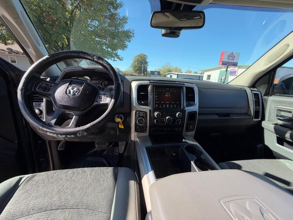 RAM 1500 SLT Crew Cab LWB 4WD 2014