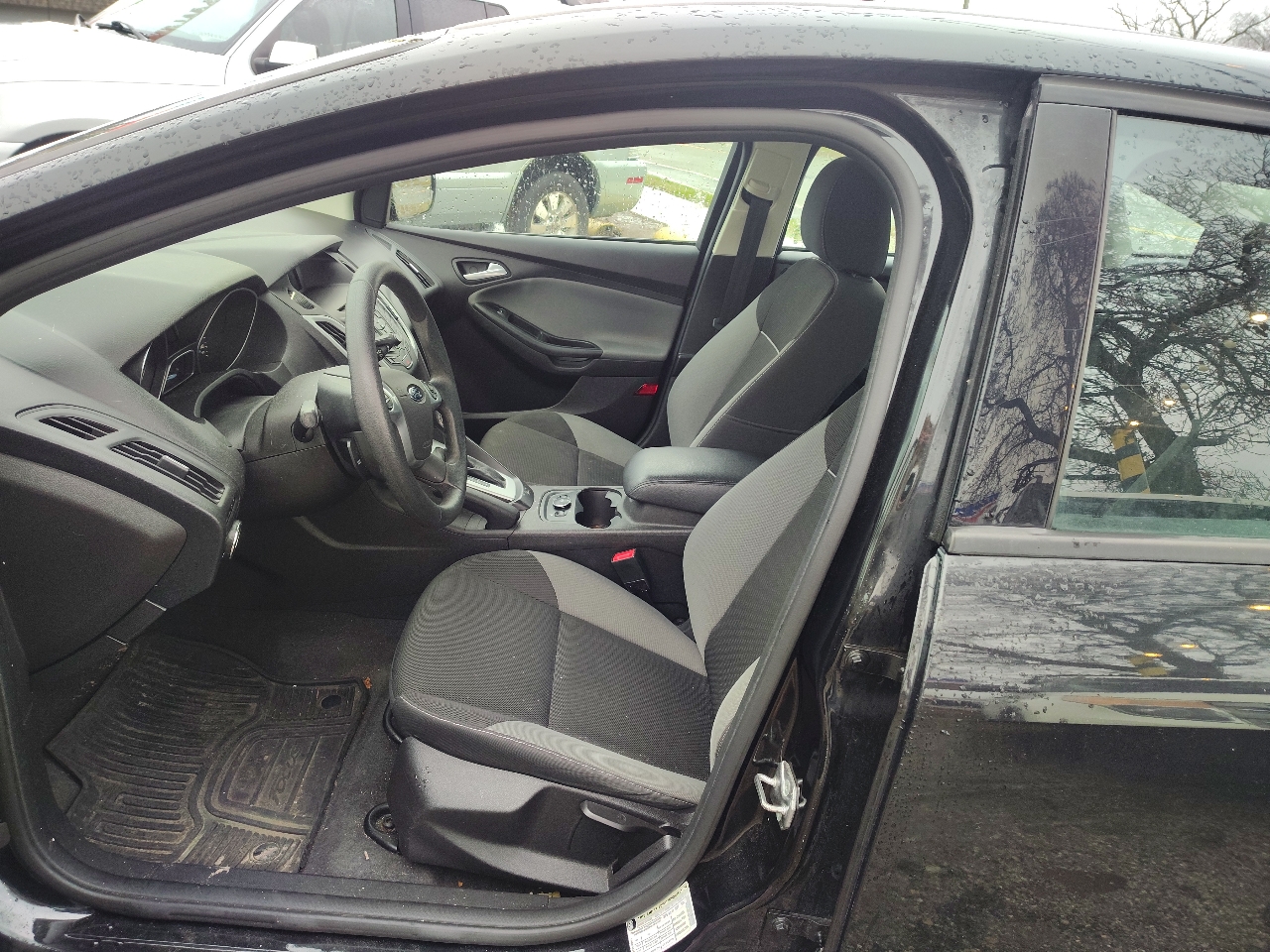 Ford Focus 4dr Sdn SE 2014