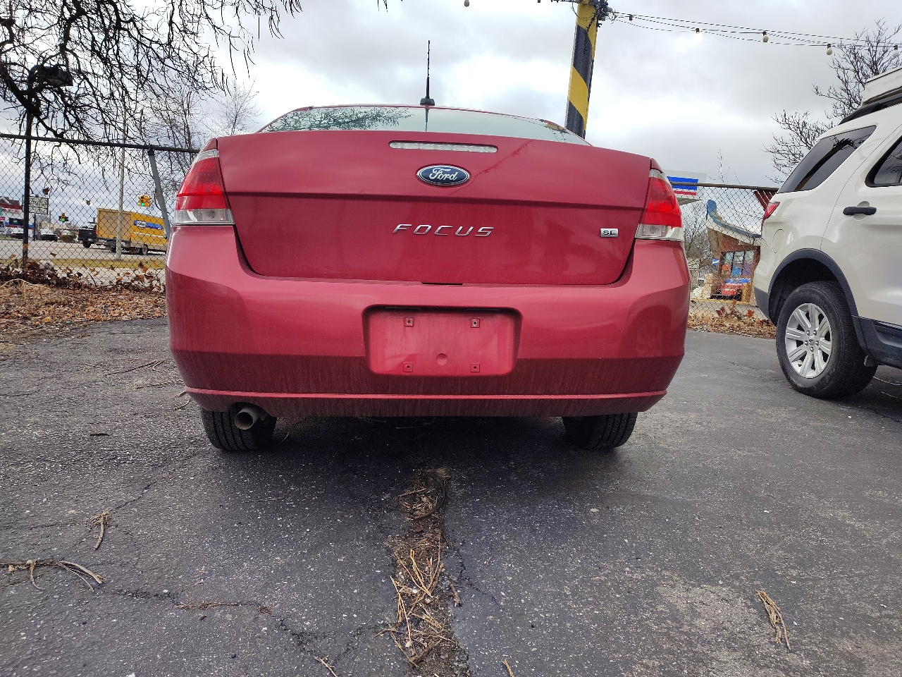 Ford Focus 4dr Sdn SE 2010