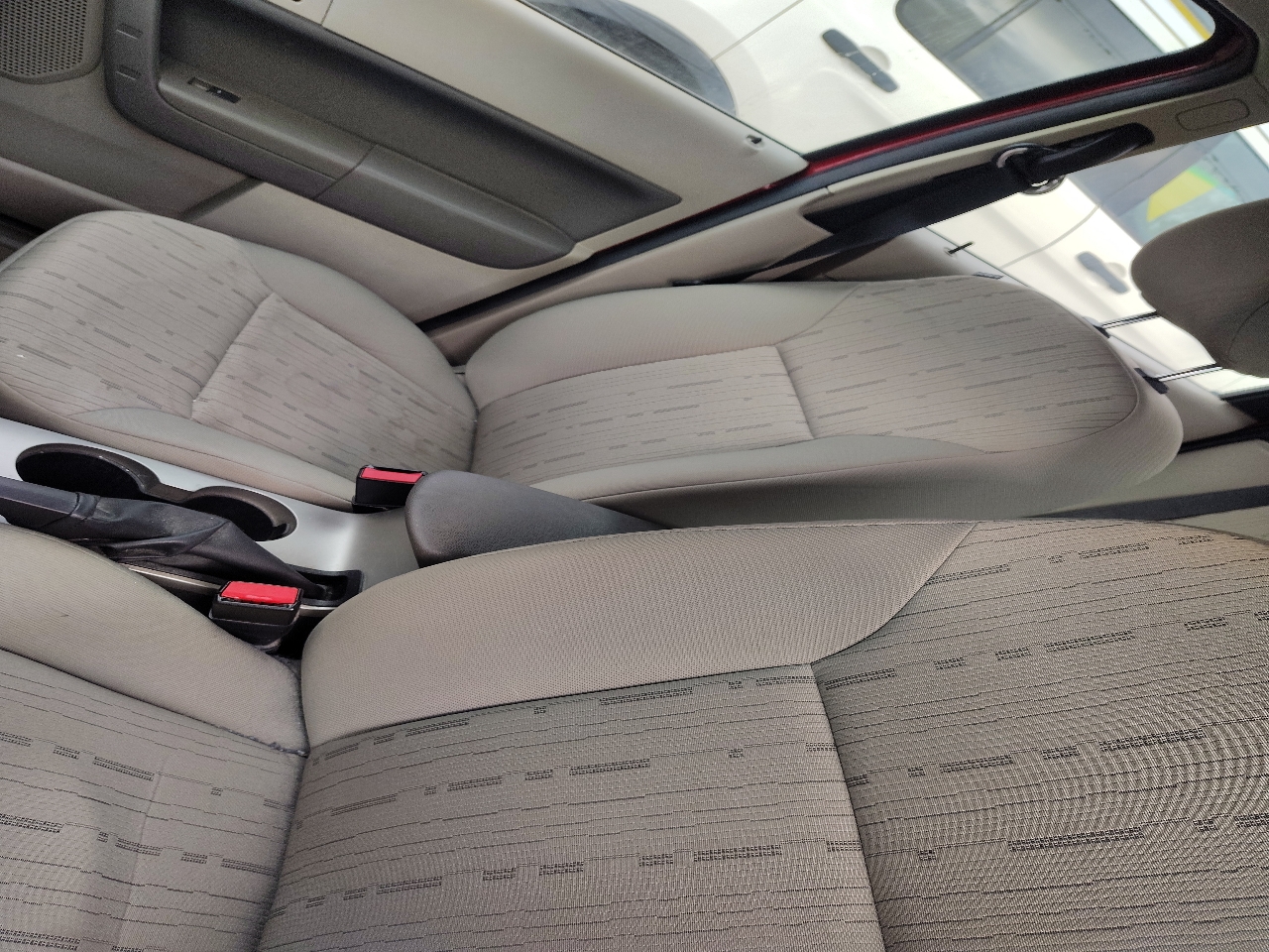 Ford Focus 4dr Sdn SE 2010