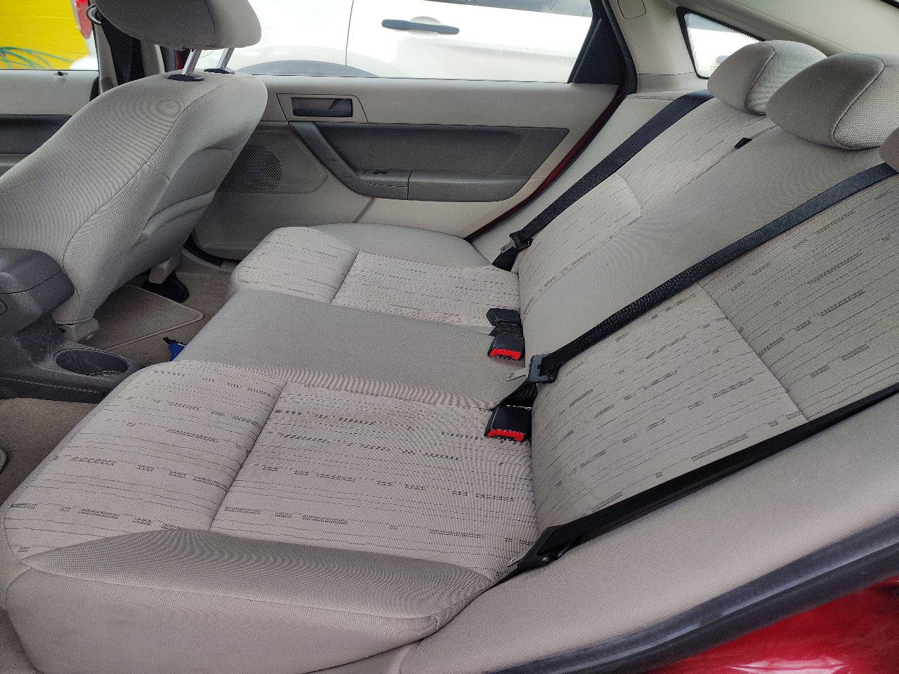 Ford Focus 4dr Sdn SE 2010