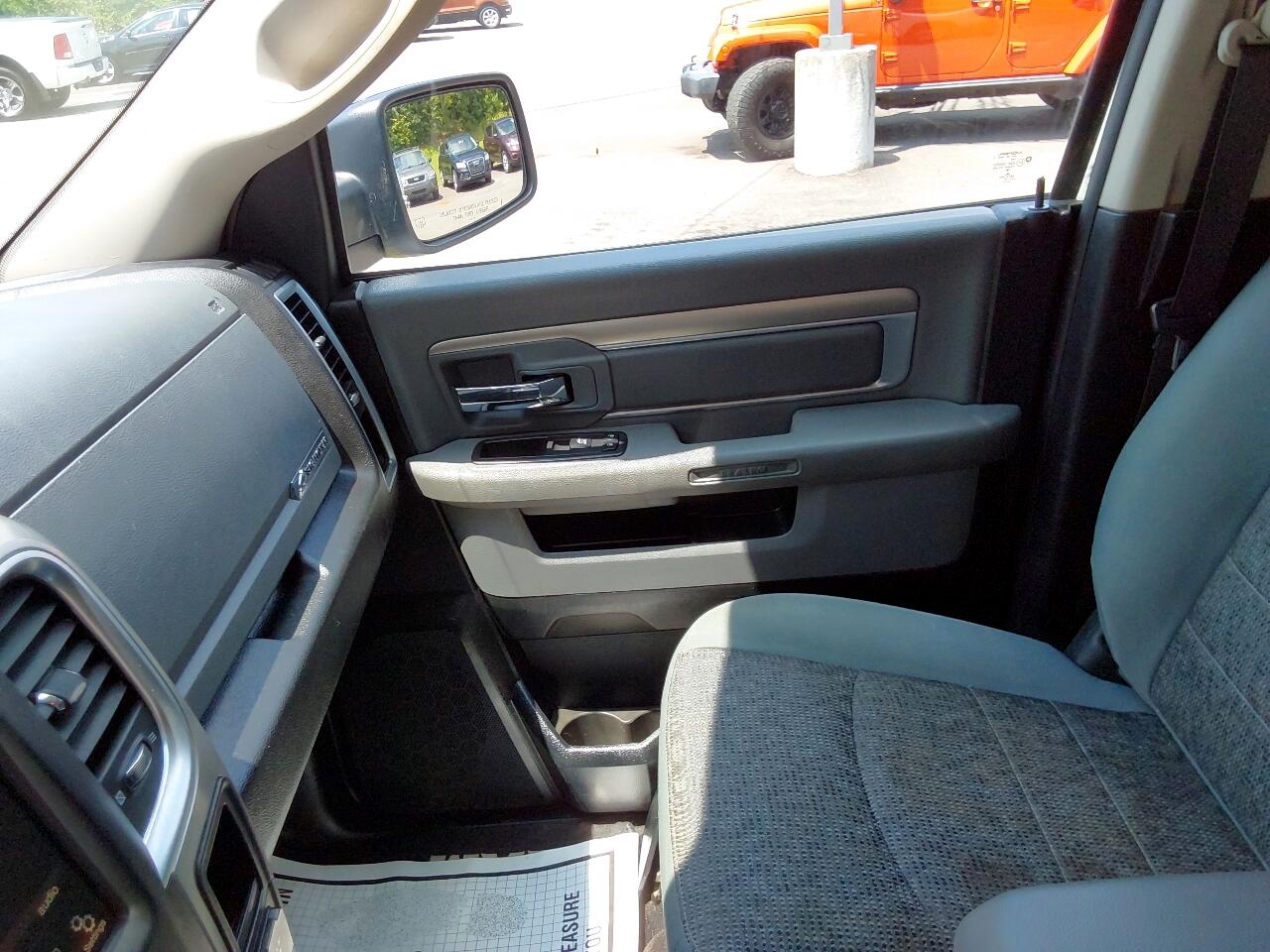 RAM 1500 Big Horn 4x4 Crew Cab 6'4" Box 2017 RAM 1500 Big Horn 4x4 Crew Cab 6'4" Box 2017