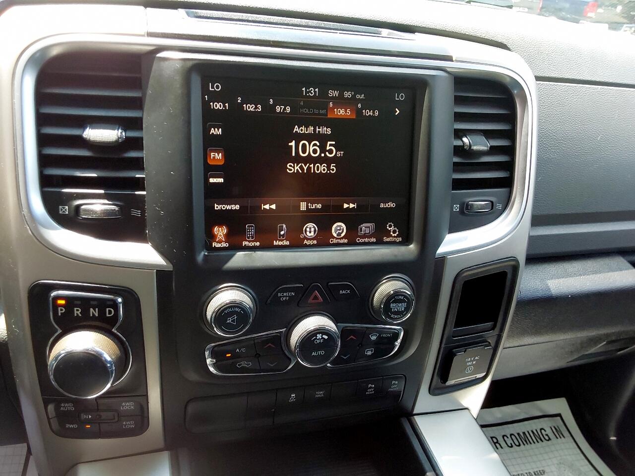 RAM 1500 Big Horn 4x4 Crew Cab 6'4" Box 2017 RAM 1500 Big Horn 4x4 Crew Cab 6'4" Box 2017