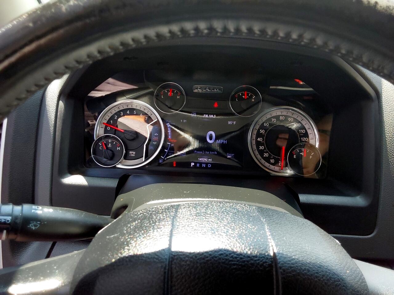 RAM 1500 Big Horn 4x4 Crew Cab 6'4" Box 2017 RAM 1500 Big Horn 4x4 Crew Cab 6'4" Box 2017