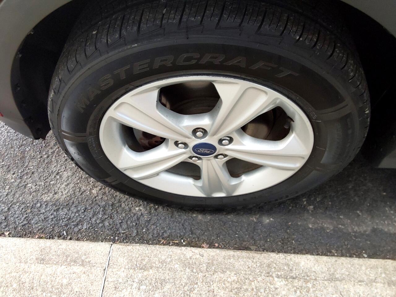 Ford Escape 4WD 4dr SE 2015