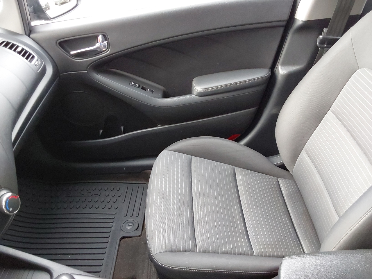 Kia Forte 4dr Sdn Auto LX 2016