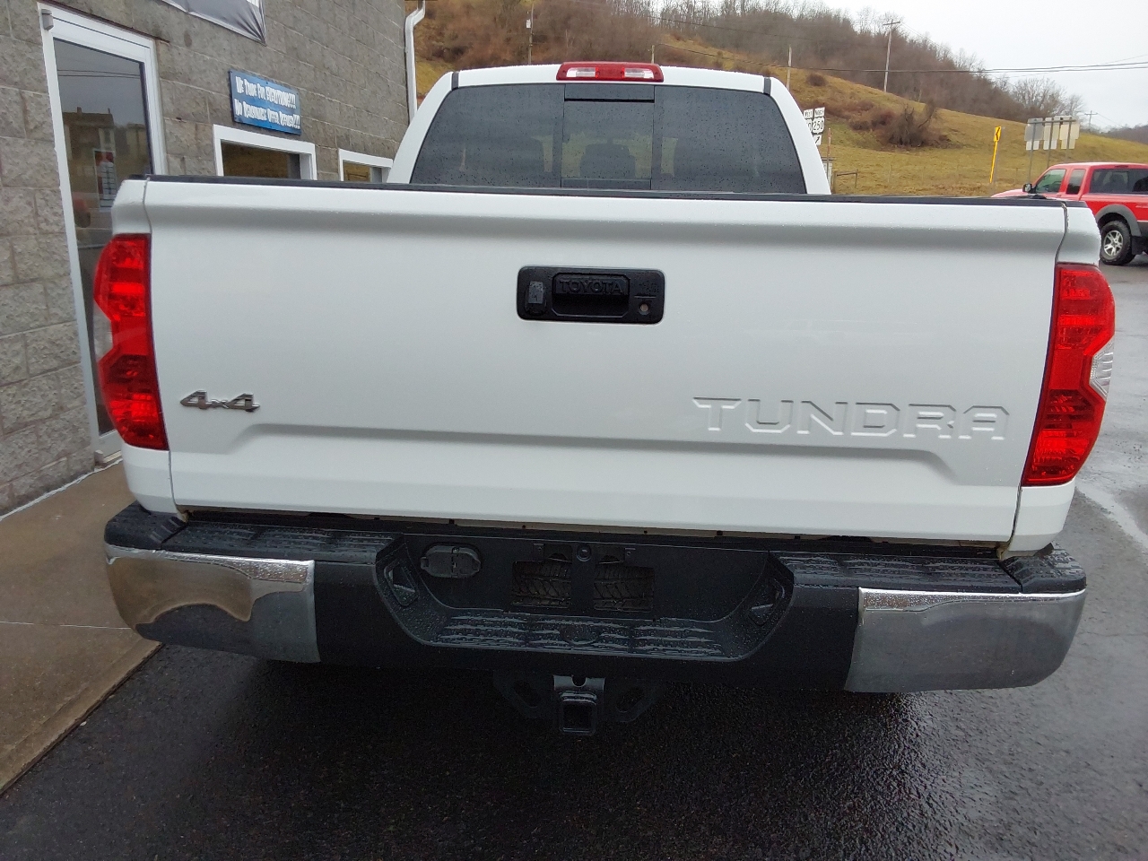 Toyota Tundra 4WD Truck Double Cab 5.7L V8 6-Spd AT SR5 (Natl) 2014